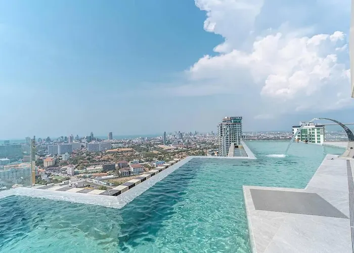 Sea View 5 Star Luxury Stay At Pattaya